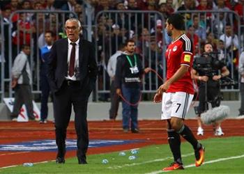 ماذا قال كوبر لأحمد فتحي بين شوطي ودية مصر والبرتغال