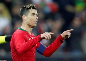 صحف العالم كريستيانو رونالدو يخطف البطولة من محمد صلاح في ودية مصر والبرتغال