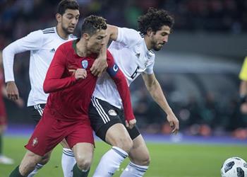 أحمد حجازي يحفز لاعبي منتخب مصر بعد الهزيمة من البرتغال