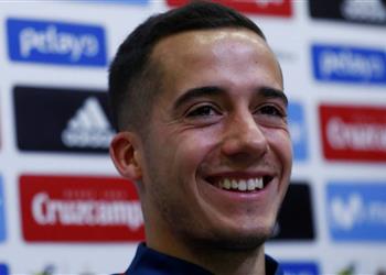 فاسيكيز يوجه رسالة لميسي وإيسكو قبل صدام إسبانيا والأرجنتين