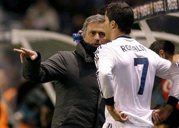 رونالدو وسيلة إنقاذ مستقبل مورينيو في مانشستر يونايتد