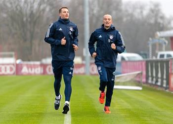 نوير يبدأ خطوة مهمة في طريق عودته للملاعب