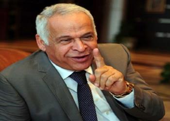 فرج عامر يسخر من منتخب مصر بعد مباراة اليونان