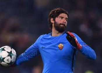 حارس روما يكشف عن حديثه مع ثنائي برشلونة قبل المواجهة المرتقبة