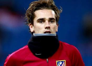 جريزمان يدفع أتليتكو مدريد لمنافسة أرسنال على مهاجم برشلونة