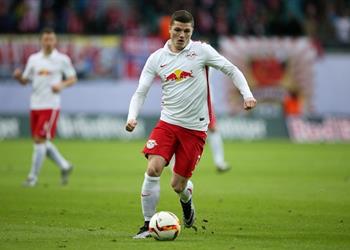 مهاجم لايبزيج على رادار إنتر ميلان