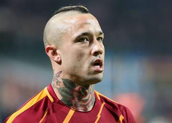 ناينجولان يكشف سبب عدم رحيله عن روما