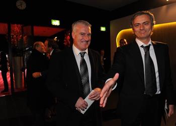 مورينيو يوضح حقيقة تواصله مع مدرب فرنسا بشأن بوجبا