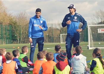 تشكيل وست بروميتش وبيرنلي أحمد حجازي أساسيا وعلي جبر بديلا