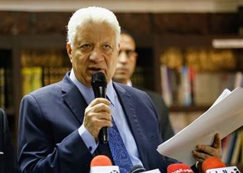 مرتضى منصور يعد لاعبي الزمالك بالحج وتعديل العقود