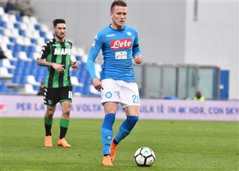 نابولي يكتفي بالتعادل أمام ساسولو وينعش آمال يوفنتوس