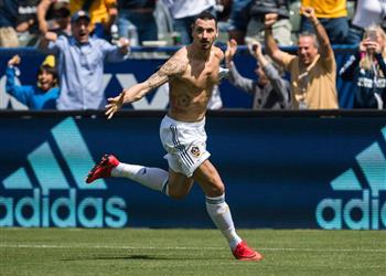 إبراهيموفيتش منحت زلاتان لجماهير لوس أنجلوس جالاكسي