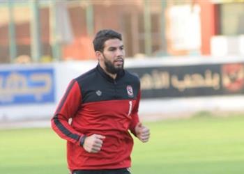 طبيب الأهلي يحدد موعد عودة شريف إكرامي للتدريبات