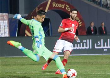 التعادل السلبي يفرض كلمته على الشوط الأول من مواجهة الأهلي وطنطا