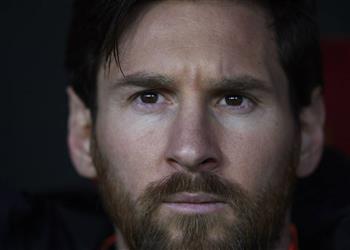 ميسي يثير قلق زملائه في برشلونة بحديثه عقب مواجهة روما