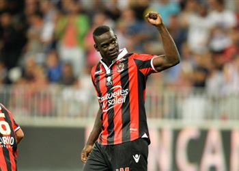 روما يوضح حقيقة التواصل مع رايولا لضم بالوتيلي