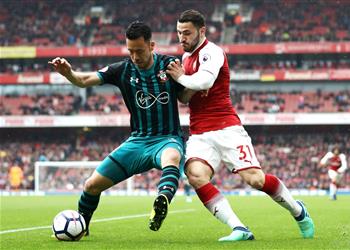 فيديو آرسنال يحقق فوز ا مثير ا على ساوثهامبتون في مباراة طرد محمد النني