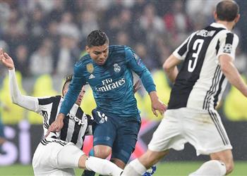 زيدان يلجأ لكاسيميرو لحل معضلته الدفاعية