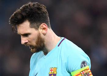 ميسي يخشى تتويج رونالدو بالكرة الذهبية بعد توديع دوري الأبطال