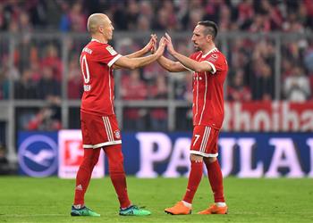 المدير الرياضي لبايرن ميونخ يلمح لبقاء نجمي الفريق