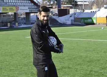 مدرب كوبيون بالوسورا يكشف موقف عبد الله السعيد من المشاركة أمام إلفس