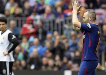 إنييستا دعم جماهير برشلونة لن يغير قرار مستقبلي