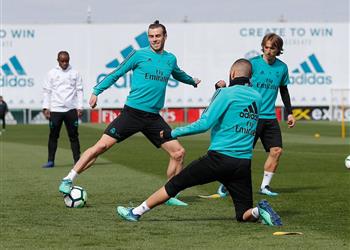 زيدان يعلن قائمة ريال مدريد لمواجهة ملقا بغياب خمس نجوم