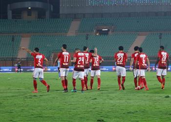 فحص طبي لمهاجم الأهلي لتحديد موقفه من مباراة دجلة