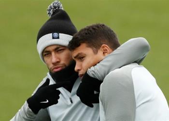 تياجو سيلفا يطالب نيمار بالبقاء في باريس سان جيرمان