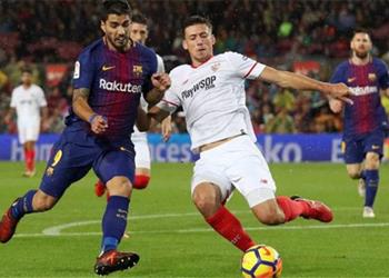 مدافع إشبيلية يعطى الضوء الأخضر للانتقال إلى برشلونة بشرط