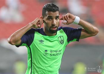 فيديو مؤمن زكريا يشارك ويسجل في فوز أهلي جدة أمام الجزيرة