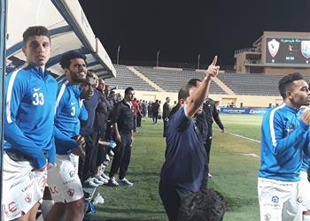جماهير الزمالك تهاجم إبراهيم نور الدين عقب انتهاء مباراة المقاولون