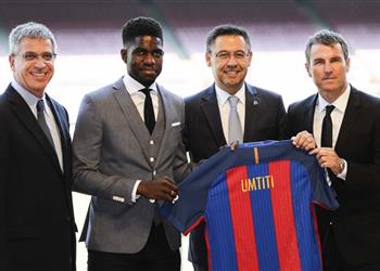 تغير جديد في محادثات برشلونة مع أومتيتي و8 راحلين عن الفريق