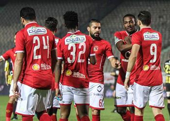 لاعبو الأهلي يصلون الجزيرة قبل موعد المران بسبب صلة