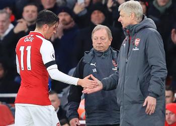 أوزيل ي غدق بالثناء على فينجر