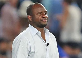 مدرب نيويورك سيتي يوضح موقفه من خلافة فينجر في آرسنال