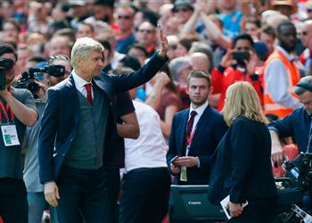 فيديو فينجر يثير القلق حول إصابة النني ويعلق على قرار رحيله عن آرسنال