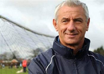 إيان راش يهنيء محمد صلاح بجائزة أفضل لاعب في إنجلترا