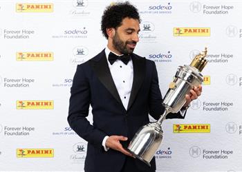 الفيفا يهنيء محمد صلاح بجائزة لاعب العام في الدوري الإنجليزي