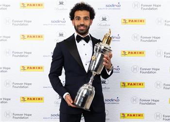 نجم ليفربول السابق يهنيء محمد صلاح بجائزة أفضل لاعب في إنجلترا