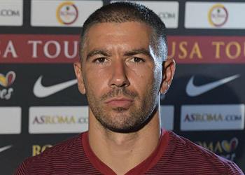 لاعب روما لا نفكر في إيقاف محمد صلاح غد ا