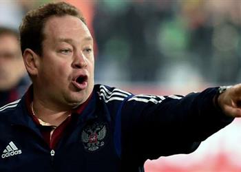 مدرب منتخب روسيا السابق يحضر مباراة بالدوري المصري