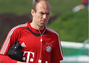 بايرن ميونخ يراقب نجم برشلونة لخلافة روبن