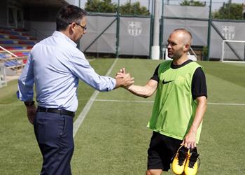 رئيس برشلونة أعلم قرار إنييستا ولكن