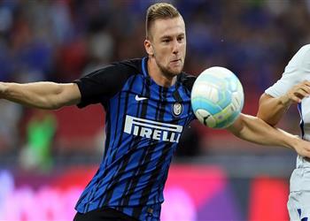 حرب بين قطبي مانشستر والبرسا علي مدافع الأنتر