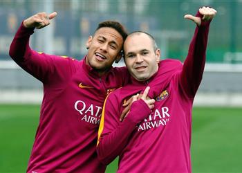 نيمار يعلق على رحيل إنييستا عن برشلونة