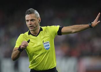 اليويفا يعلن حكم مباراة روما وليفربول في دوري أبطال أوروبا