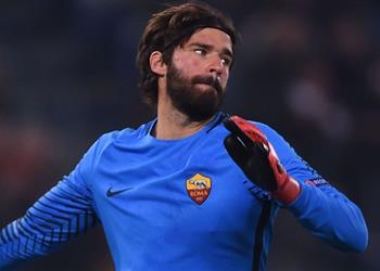 حارس روما يحدد طريقة إيقاف محمد صلاح بدوري الأبطال