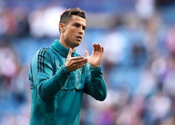 رونالدو يتخطى رقم نجم برشلونة السابق بدوري الأبطال