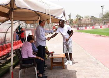 محمود الخطيب يعقد جلسة مع أجاي تعرف على السبب